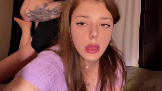 Полсушная русская падчерица отсосала член своему отчиму и дала в киску