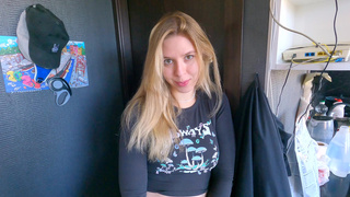 Секса с курьером у меня ещё не было, но он подписчик моего порно канала - Milfetta